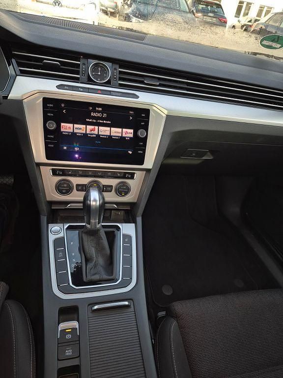 Gebraucht VW Passat Comfortline 150 PS (110 kW) 2018 Grau Kombi