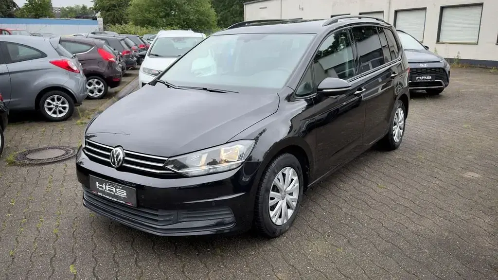Gebraucht VW Touran Comfortline 150 PS (110 kW) 2017 Schwarz Van / Kleinbus