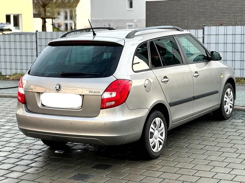 Gebraucht Skoda Fabia 105 PS (77 kW) 2014 Grau Kombi