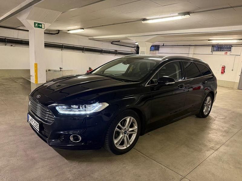 Gebraucht Ford Mondeo Titanium 160 PS (117 kW) 2015 Schwarz Kombi