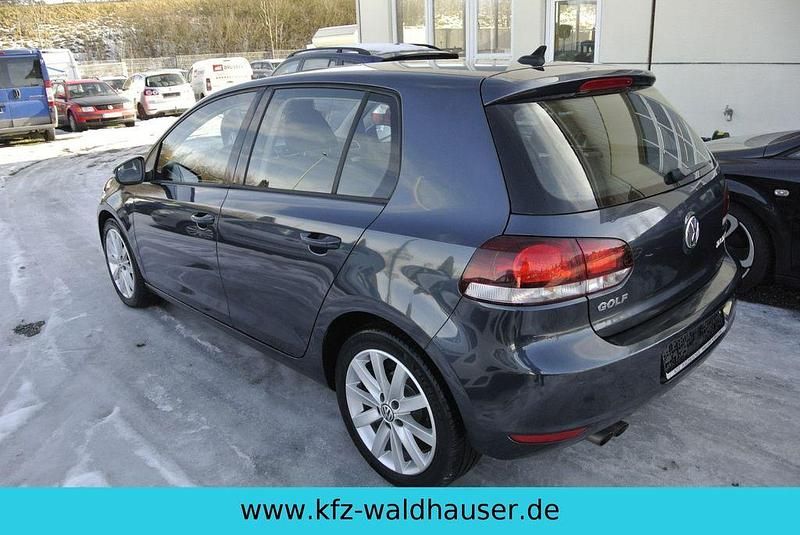 Gebraucht VW Golf Highline 140 PS (102 kW) 2009 Blau Limousine