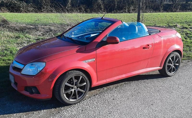 Gebraucht Opel Tigra 125 PS (91 kW) 2007 Rot Cabrio