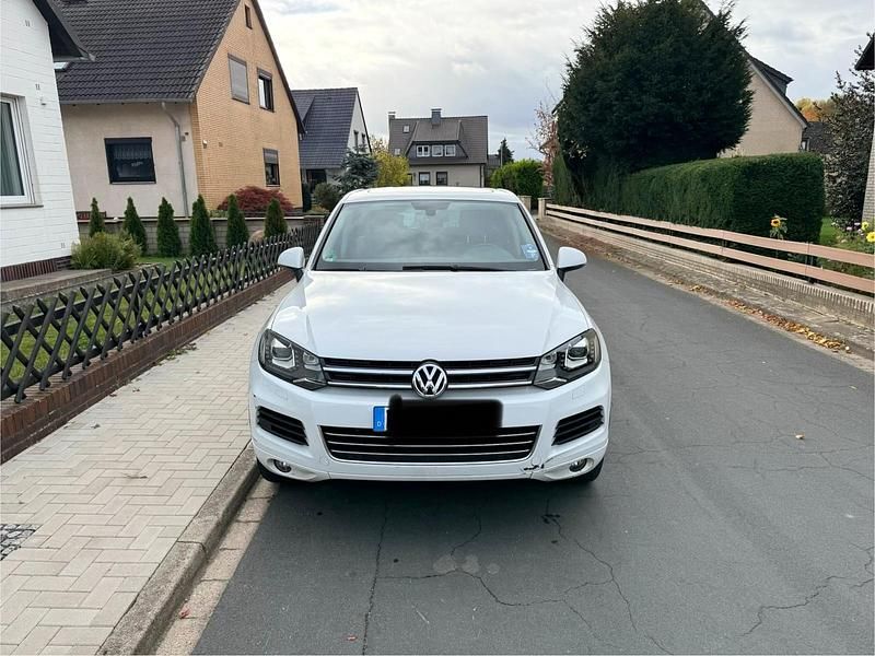 Schwarz Gebraucht 2013 VW Touareg SUV | 15.479 € (Guter Preis) - Bild 1/4