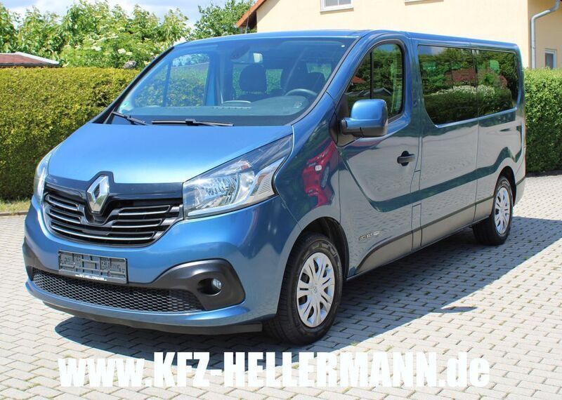 Blau Gebraucht 2016 Renault Trafic Van | 16.599 € - Bild 1/4