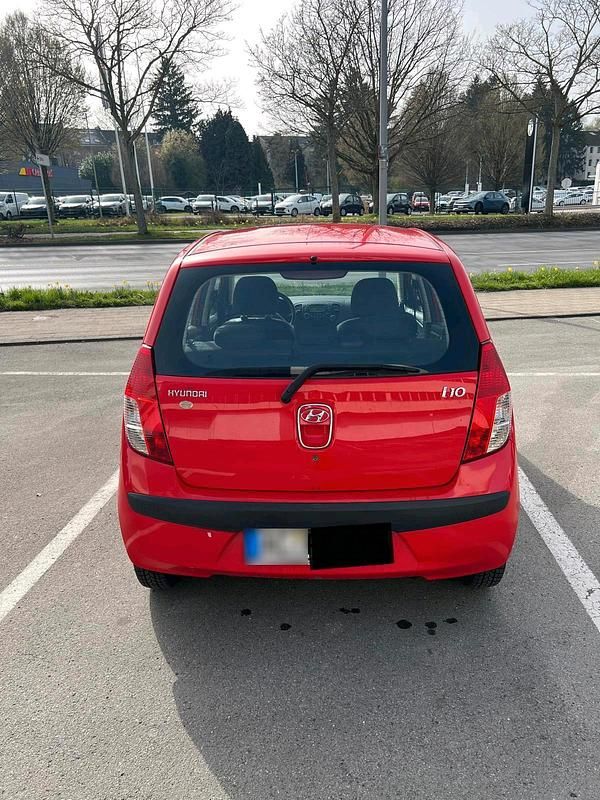 Gebraucht Hyundai i10 66 PS (48 kW) 2009 Rot Kleinwagen