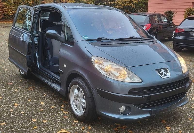 Gebraucht Peugeot 1007 88 PS (64 kW) 2006 Grau Van / Kleinbus