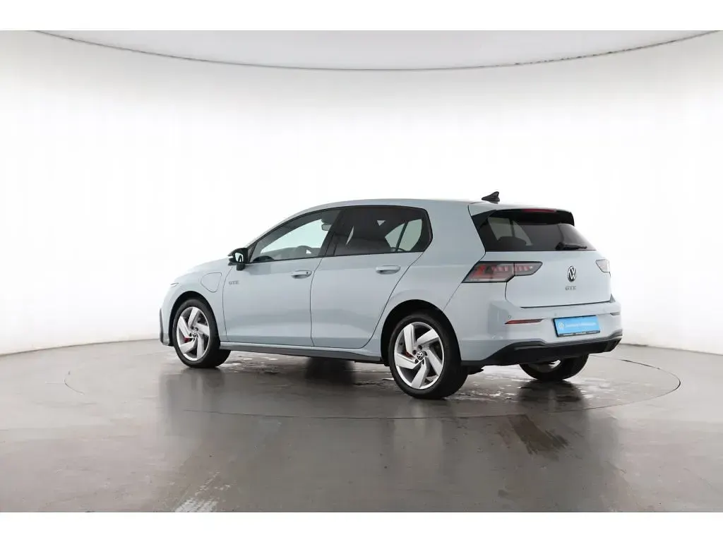 Gebraucht VW Golf VIII GTE 272 PS (200 kW) 2025 Crystal ice blue Limousine