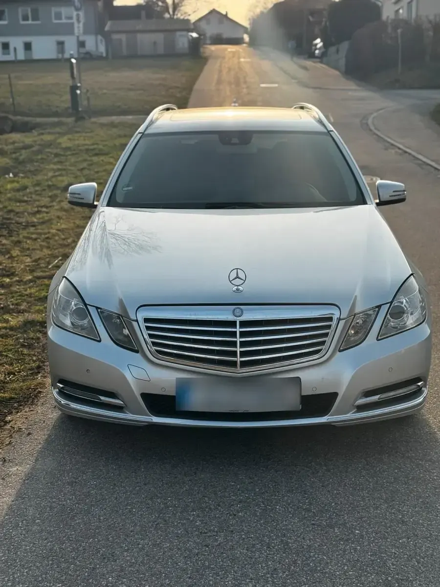 Gebraucht Mercedes E220 170 PS (125 kW) 2012 Silber Kombi