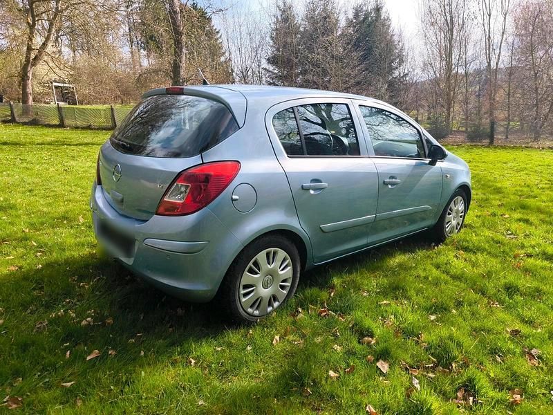 Gebraucht Opel Corsa Edition 80 PS (58 kW) 2007 Silber Kleinwagen