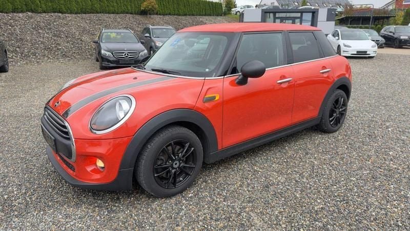 Orange Gebraucht 2018 Mini ONE Kleinwagen | 11.450 € (Guter Preis) - Bild 1/4