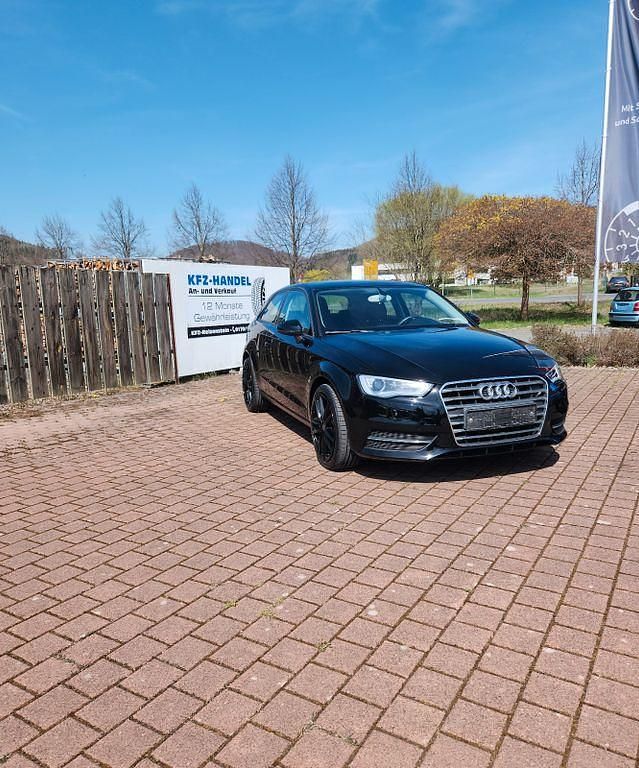 Gebraucht Audi A3 Attraction 105 PS (77 kW) 2014 Schwarz Kleinwagen