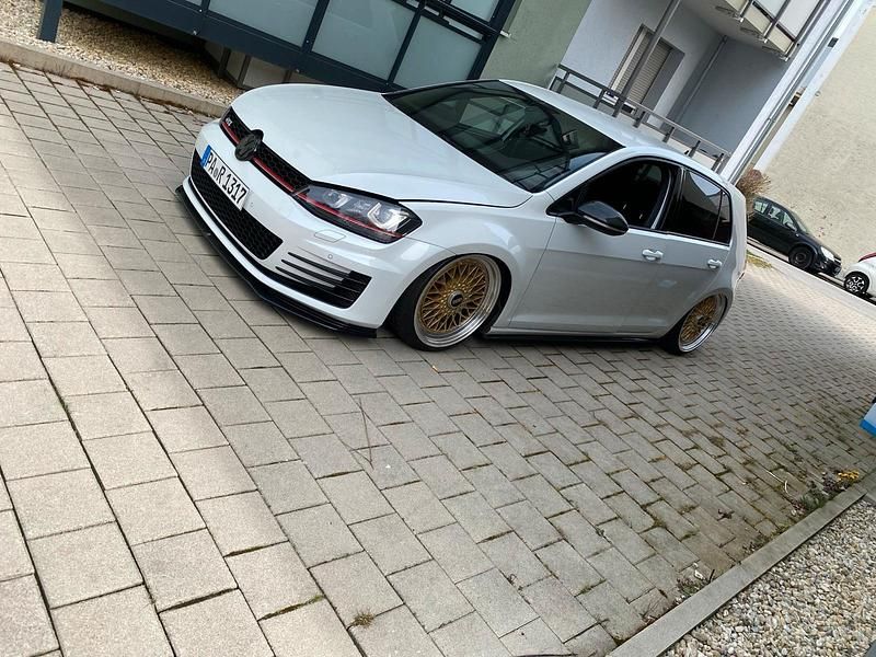 Weiß Gebraucht 2015 VW Golf VII GTI Kleinwagen | 21.000 € - Bild 1/4