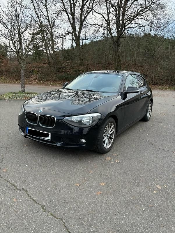 Schwarz Gebraucht 2014 BMW 114 Kleinwagen | 5.300 € (Guter Preis) - Bild 1/4