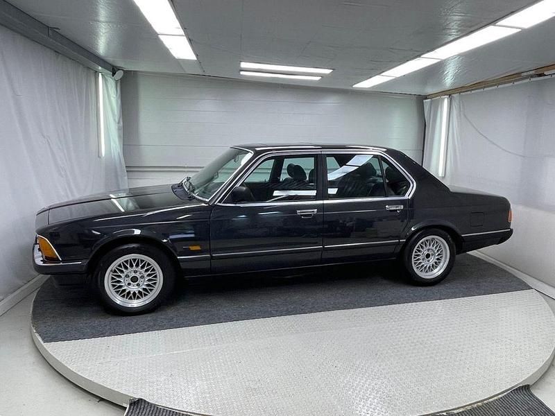 Gebraucht BMW 732 197 PS (144 kW) 1986 Schwarz Limousine