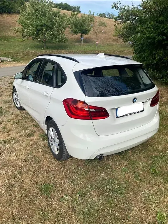 Gebraucht BMW 218 Active Tourer 150 PS (110 kW) 2015 Weiß Van / Kleinbus