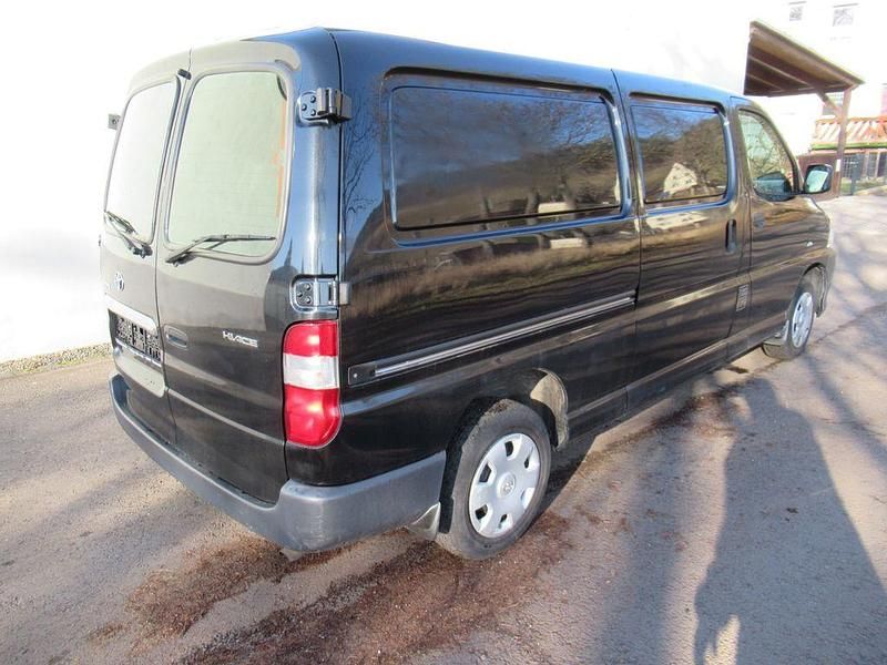 Gebraucht Toyota HiAce 117 PS (86 kW) 2011 Schwarz Van / Kleinbus