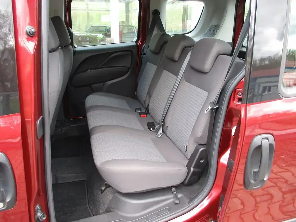 Gebraucht Fiat Doblò Lounge 120 PS (88 kW) 2019 Rot Van / Kleinbus