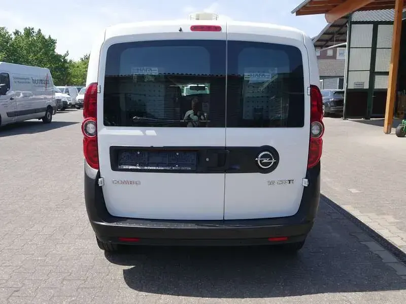 Gebraucht Opel Combo 105 PS (77 kW) 2016 Weiß Van / Kleinbus