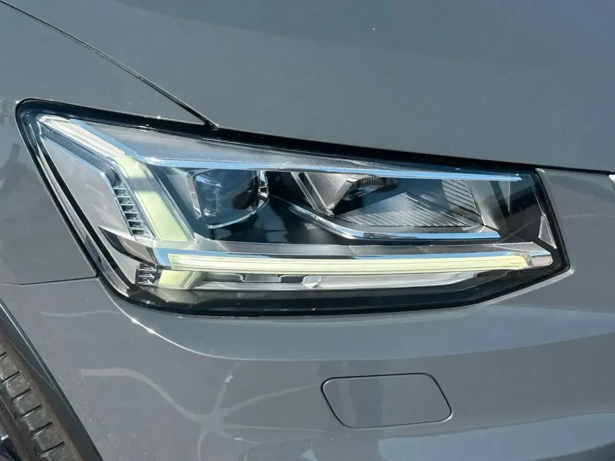 Gebraucht Audi Q2 Sport 150 PS (110 kW) 2019 Grau SUV
