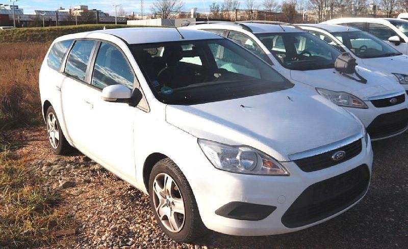 Gebraucht Ford Focus Style 116 PS (85 kW) 2010 Weiß Kombi