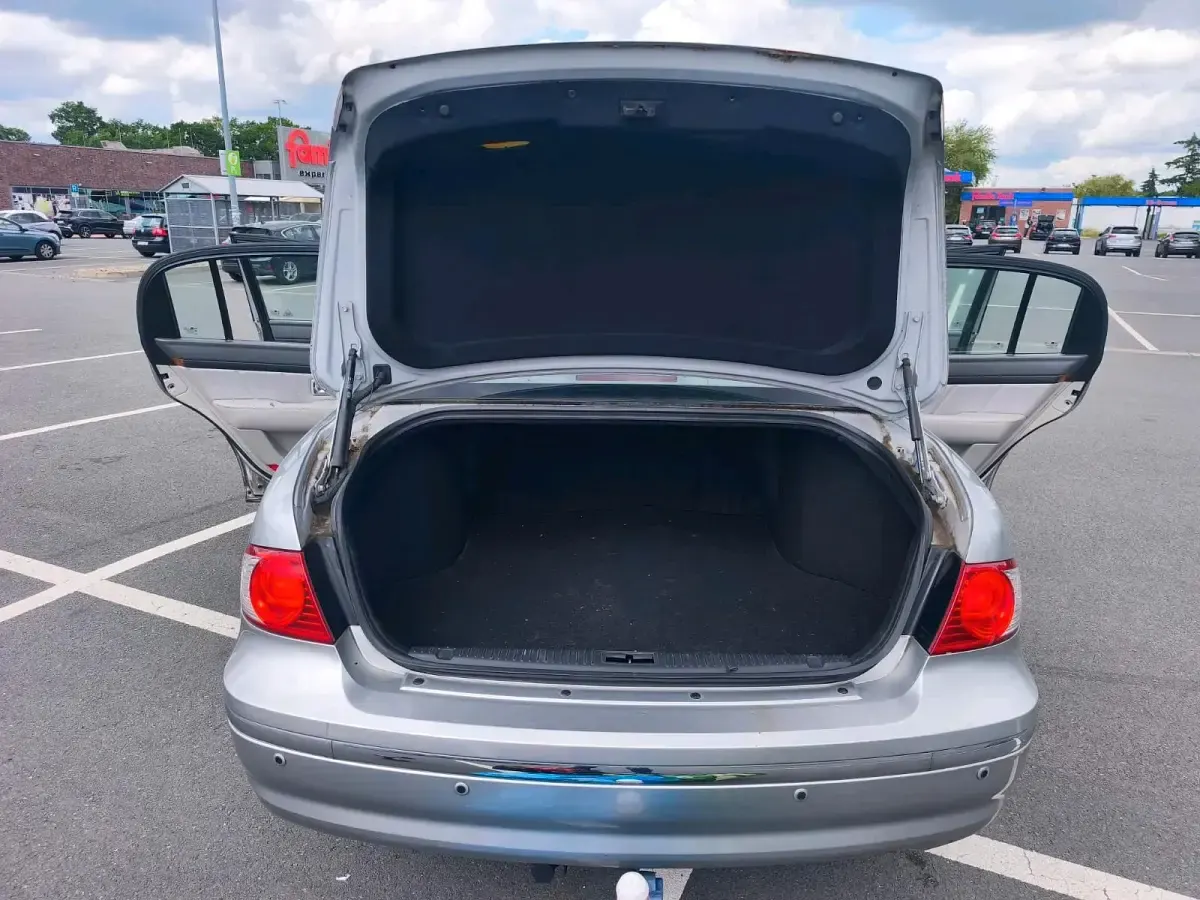 Gebraucht Kia Opirus 204 PS (150 kW) 2003 Silber Limousine