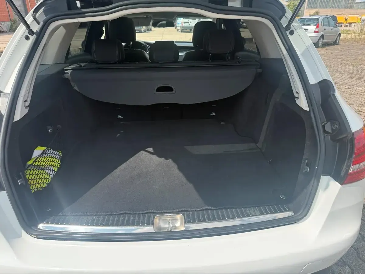 Gebraucht Mercedes C220 170 PS (125 kW) 2017 Weiß Kombi