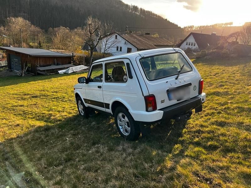 Gebraucht Lada Urban 80 PS (58 kW) 2016 Weiß SUV