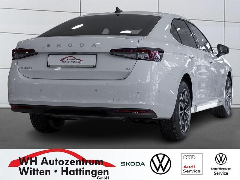 Neu Skoda Superb Selection 204 PS (150 kW) 2025 Kristallweiß uni Limousine