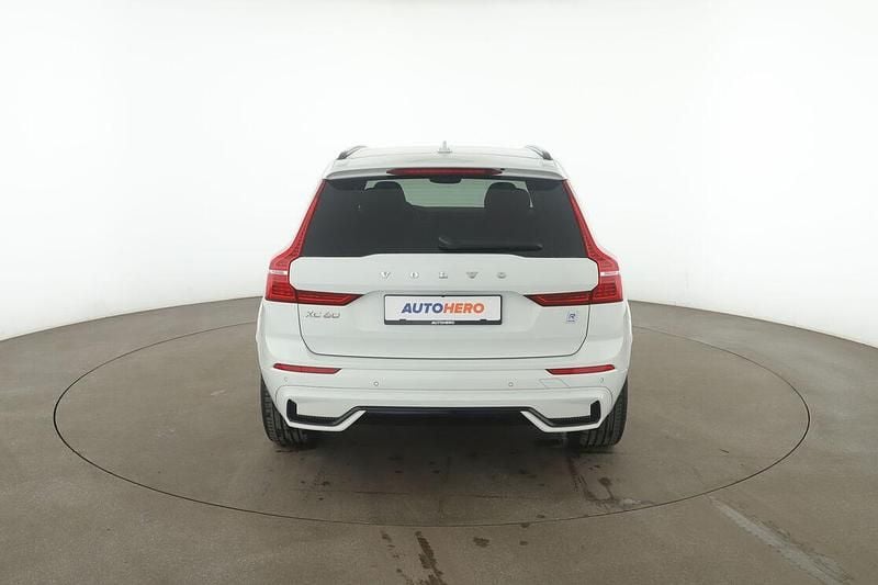 Gebraucht Volvo XC60 R-Design 197 PS (144 kW) 2022 Weiß SUV