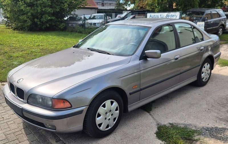 Silber Gebraucht 1997 BMW 520 Limousine | 1.599 € (Guter Preis) - Bild 1/4
