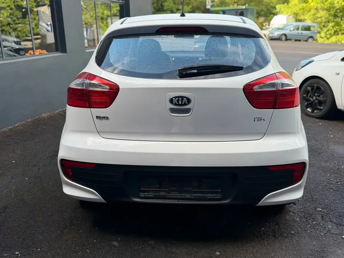 Gebraucht Kia Rio 85 PS (62 kW) 2016 Weiß Kleinwagen