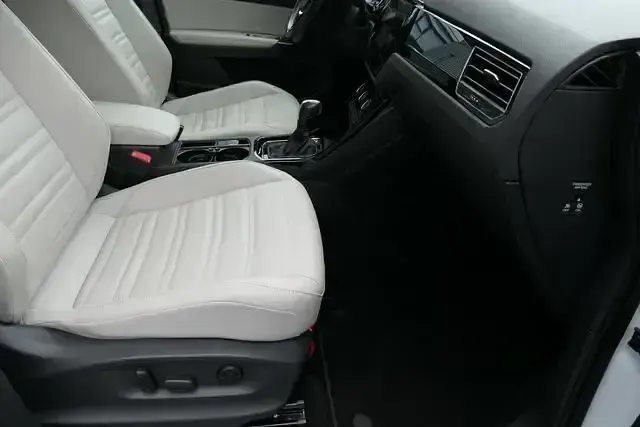 Gebraucht VW Touran Highline 2020 Weiss Van / Kleinbus