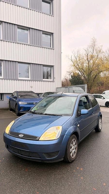 Gebraucht Ford Fiesta 70 PS (51 kW) 2005 Blau Kleinwagen