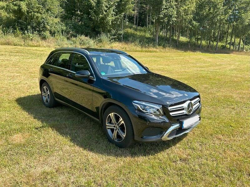 Schwarz Gebraucht 2019 Mercedes GLC220 SUV | 26.990 € (Guter Preis) - Bild 1/4