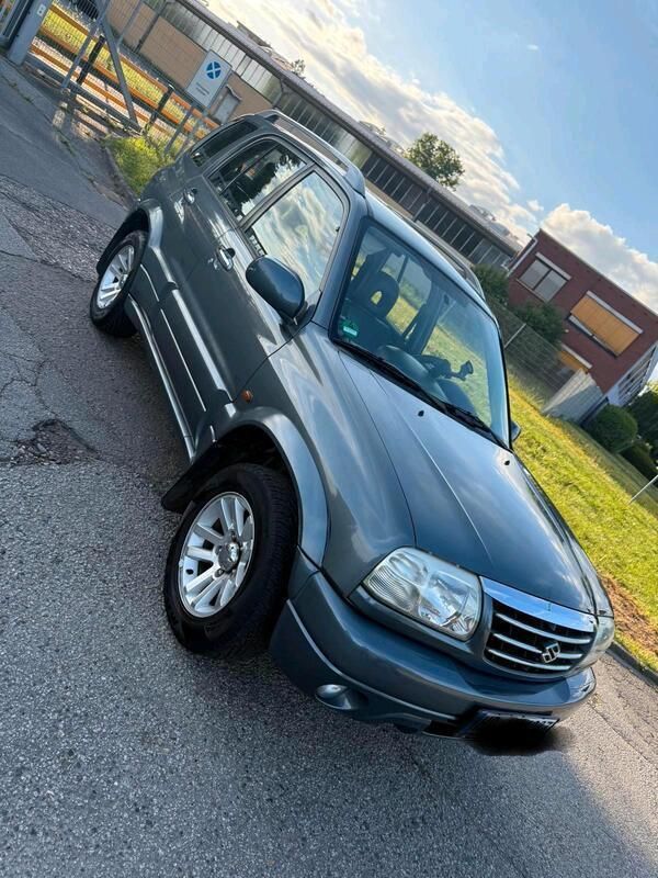 Andere außenfarben Gebraucht 2005 Suzuki Vitara SUV | 4.200 € - Bild 1/4
