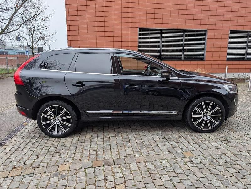 Schwarz Gebraucht 2015 Volvo XC60 Summum SUV | 15.000 € (Guter Preis) - Bild 1/4
