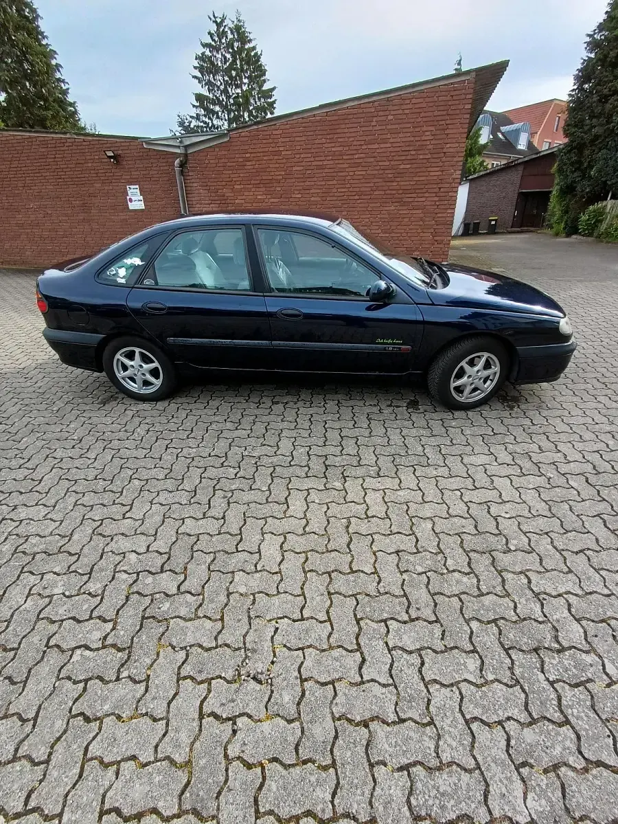 Gebraucht Renault Laguna 120 PS (88 kW) 1999 Blau Limousine