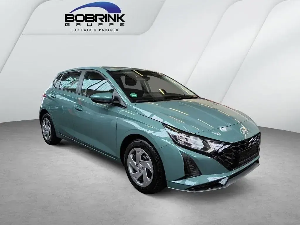 Gebraucht Hyundai i20 Select 99 PS (72 kW) 2025 Grün Kleinwagen