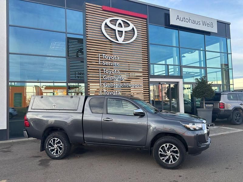 Marlingrau metallic Gebraucht 2020 Toyota HiLux Basis Abholung | 35.500 € (Fairer Preis) - Bild 1/4