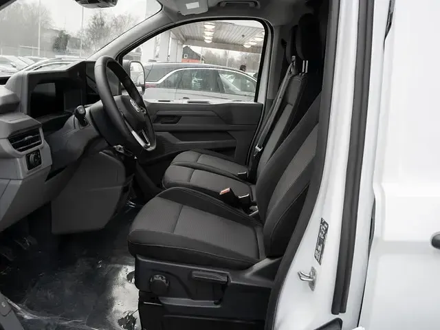 Gebraucht VW T7 150 PS (110 kW) 2025 Clear white Van