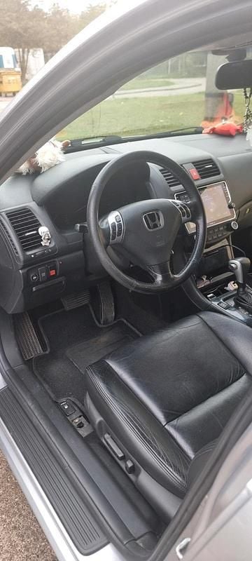 Gebraucht Honda Accord 190 PS (139 kW) 2003 Silber Kombi