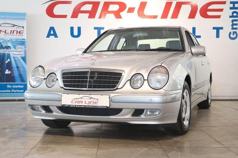 Silber Gebraucht 2000 Mercedes E200 Limousine | 4.999 € (Guter Preis) - Bild 1/4
