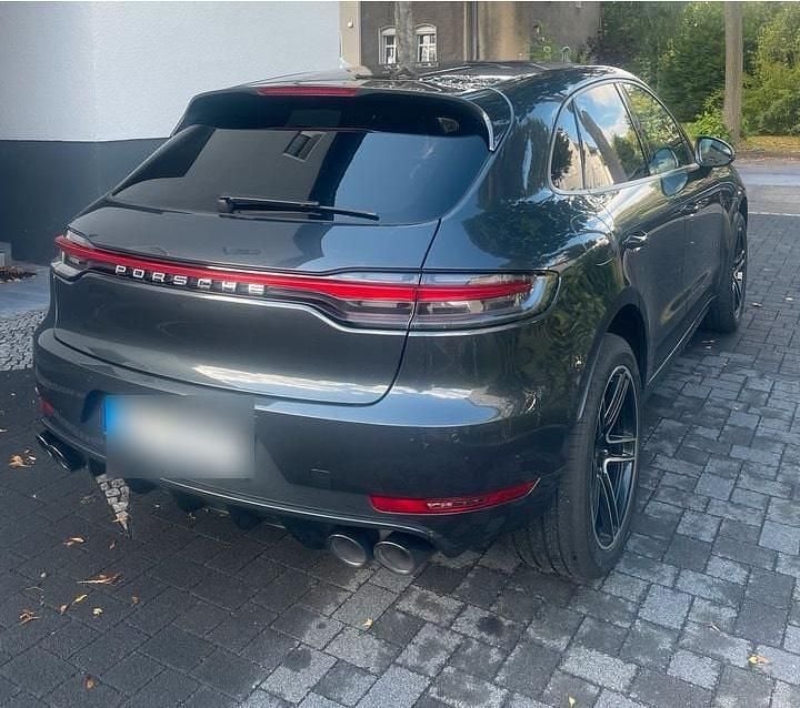 Grau Gebraucht 2018 Porsche Macan SUV | 43.250 € (Teuer) - Bild 1/4