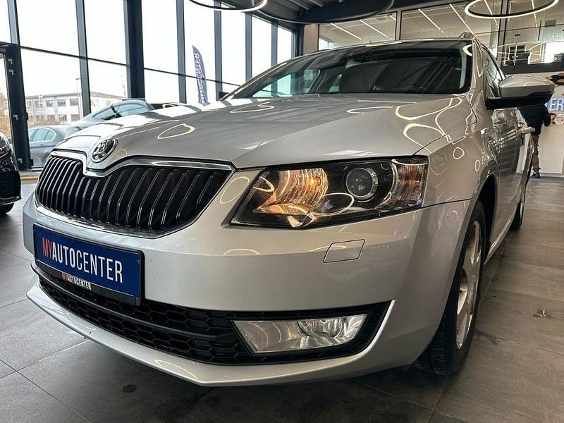Gebraucht Skoda Octavia Ambition 110 PS (80 kW) 2014 Silber Kleinwagen