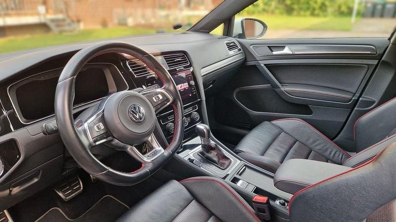 Weiß Gebraucht 2018 VW Golf VII GTI Limousine | 22.900 € (Teuer) - Bild 1/4