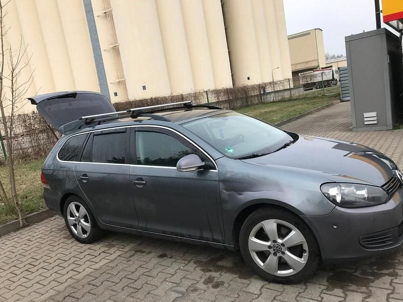 Gebraucht VW Golf VI 140 PS (102 kW) 2011 Silber Kleinwagen
