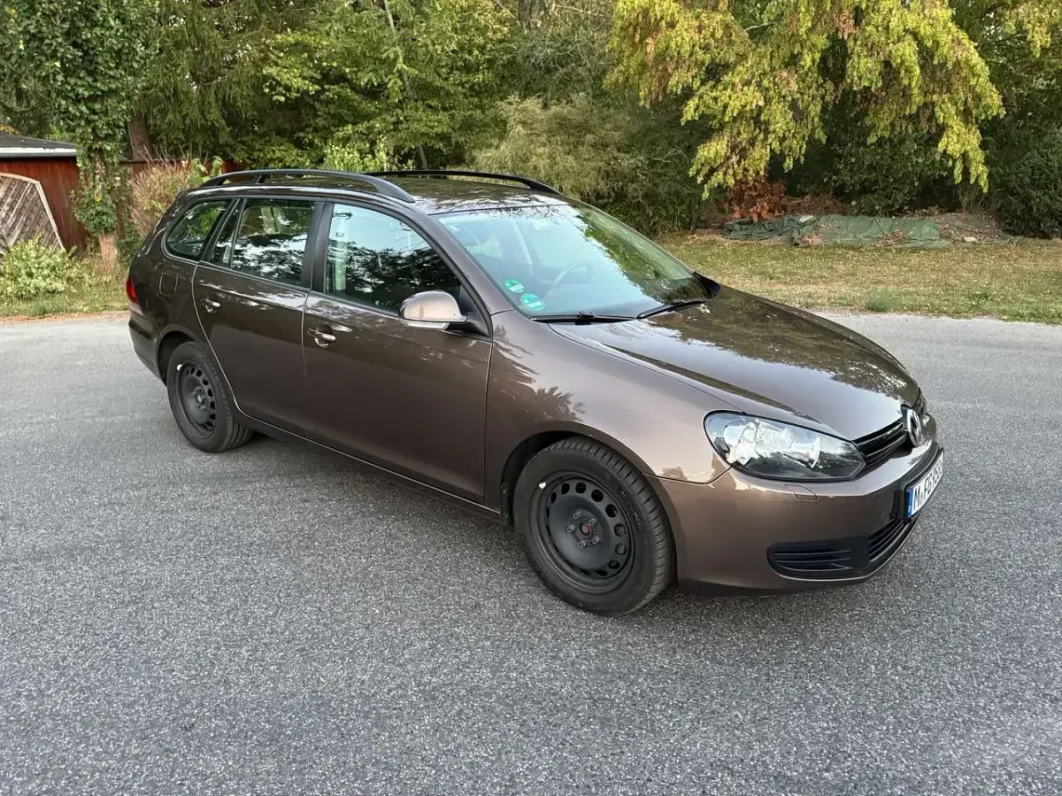 Gebraucht VW Golf VI Trendline 105 PS (77 kW) 2010 Braun Kombi
