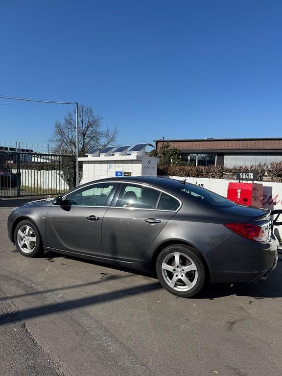 Gebraucht Opel Insignia Edition 160 PS (117 kW) 2009 Grau Limousine