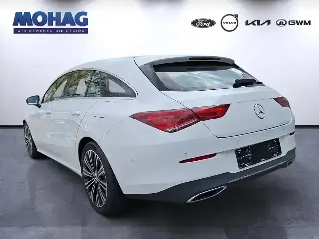 Gebraucht Mercedes CLA180 Business 116 PS (85 kW) 2021 Polarweiss Coupé