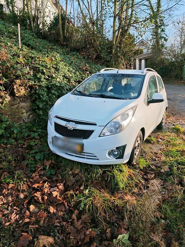 Gebraucht Chevrolet Spark 82 PS (60 kW) 2011 Weiß Kleinwagen